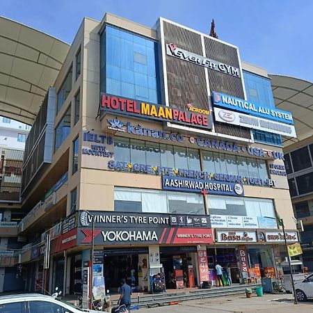 Hotel Maan Palace Vadodara Exterior photo