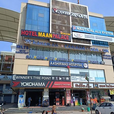 Hotel Maan Palace Vadodara Exterior photo